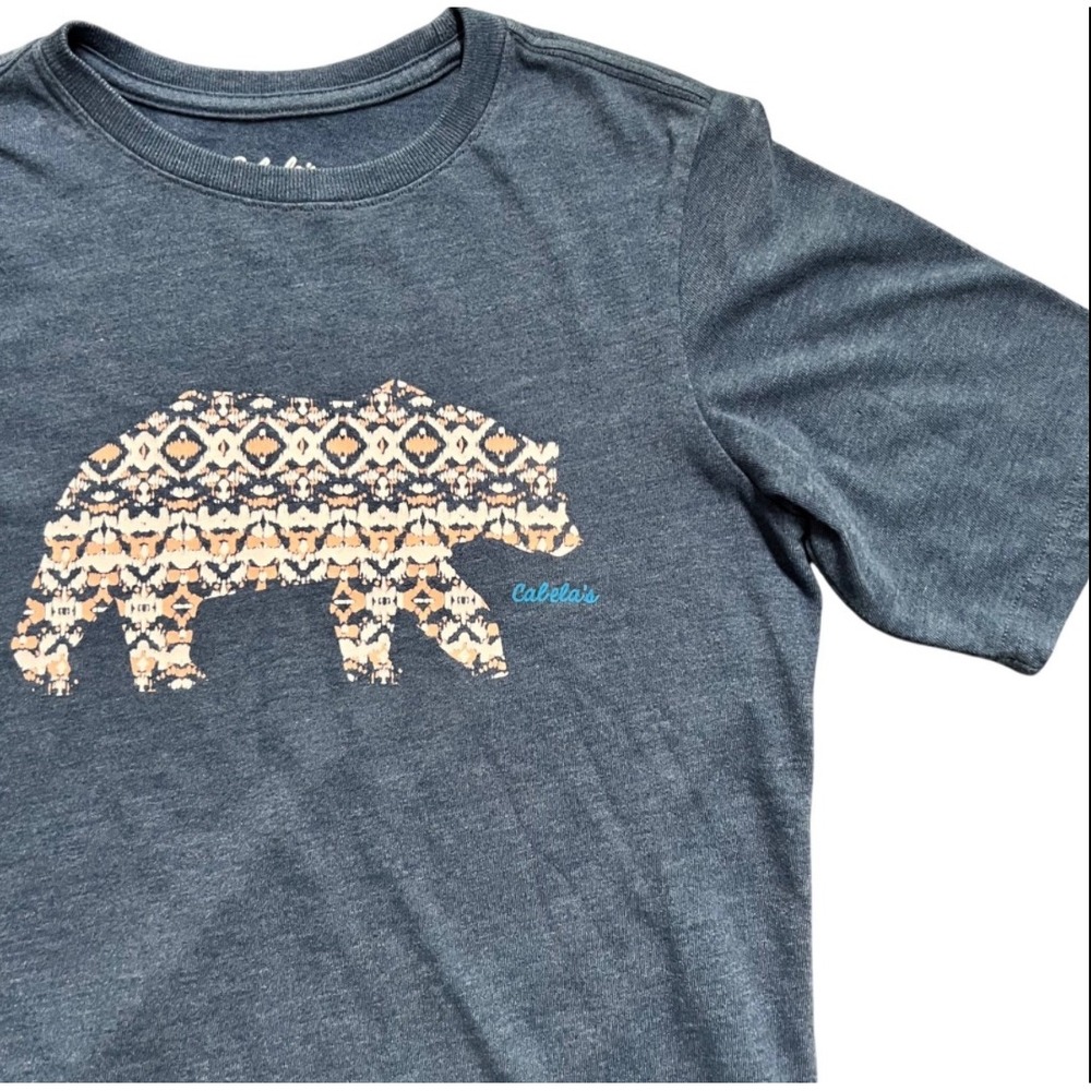 Cabela's Kids Blue Bear Graphic T-Shirt Size Large Classic Fit‎